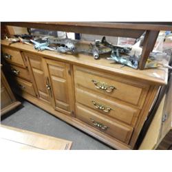 9 DRAWER RETRO DRESSER