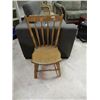Image 1 : WOOD SIDE CHAIR - spindle back