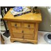 Image 1 : 3 DRAWER MAPLE NIGHT STAND