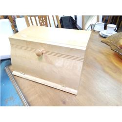 MAPLE BREAD BOX