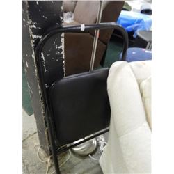 FOLDING CHAIR