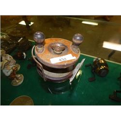 VINTAGE SALMON REEL