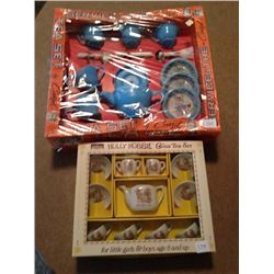 Tin Tea Set Carzol Co./ Holly Hobbie