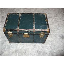 Metal Trunk Dolls & Accessories