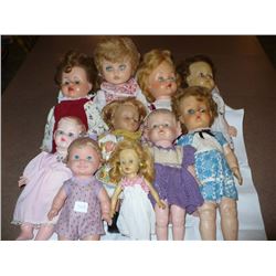 Lot of vinyl dolls (10)