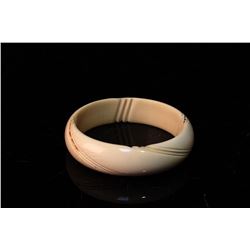 [CHINESE]A LATE 19TH CENTURY IVORY CARVED BANGLE (36g)W:3"  DISCLAIMER: This item is restricted from