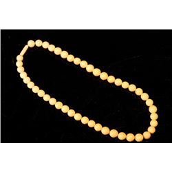 [CHINESE]A LATE 19TH CENTURY IVORY CARVED NECKLACE (37g)L:16" DISCLAIMER: This item is restricted fr