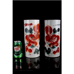 [CHINESE] A PAIR OF "HUXINYUAN" MARKED FAMILLE ROSE PROCELAIN HAT STANDS PAINTED WITH ELDER LIONS PL