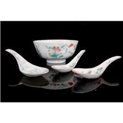 [CHINESE] A SET OF "TONG ZHI NIAN ZHI" MARKED FAMILLE ROSE PROCELAIN BOWL AND SPOON(4 PIECES) PAINTE