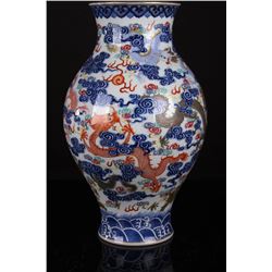 [CHINESE]A "DA QING JIA QING NIAN ZHI"MARKED BLUE AND WHITE WITH WUCAI GLAZED PORCELAIN VASE PAINTED