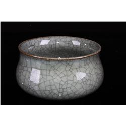 [CHINESE]A GUAN GLAZED STYLED BRUSH WASHING(SOME RESTRATION ON THE RIM) W:4.7" H:2.8"