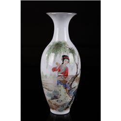 [CHINESE]A EARLY 20TH CENTURY "JING DE ZHEN ZHI"MARKED FAMILLE ROSE VASE PAINTED WITH THE STORY OF X