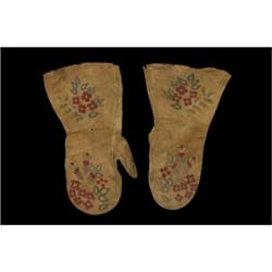 Pair of Exceptional Athabascan Silk Embroidered Mittens Good Condition…