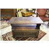 Image 2 : EARLY 1900S OAK WITH NICE CARVING DEACONS BENCH SEAT