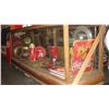 Image 2 : EARLY 1900S QUARTER SEWN OAK FRAMED DISPLAY SHOWCASE
