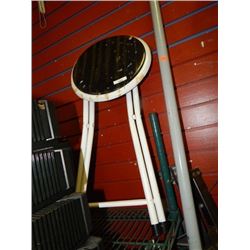 FOLDING STOOL