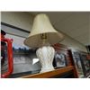 Image 2 : TABLE LAMP