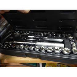 SOCKET SET