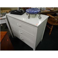 VINTAGE DRESSER - SHABBY SHEEK - 3 DRAWER