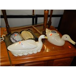 FAKE BOOK AND 2 RETRO DUCKS = 3 PC