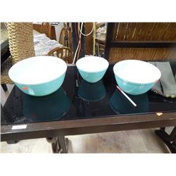 RETRO GREEN PYREX BOWLS - 3PC