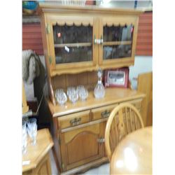 VINTAGE ROXTON MAPLE CHINA CABIENT