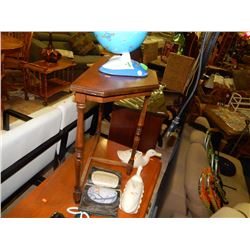 VINTAGE D-TABLE - GOOD CONDITION