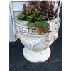 Image 4 : Outdoor Planters and Bird Baths