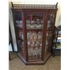Image 2 : 2 Matching Curio Cabinets