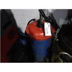 GREASE BARREL WITH PUMP