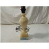 Image 2 : ANTIQUE VINTAGE ALABASTER TABLE LAMP