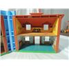 Image 4 : FISHER PRICE LITTLE PEOPLE BROWN TUDOR HOUSE TOY