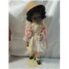 Image 2 : 2 DOLL LOT STANDING DUCKHOUSE HEIRLOOM & STANDS