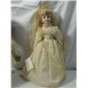 Image 2 : LOT 2 VINTAGE PORCELAIN PALE FACE DOLL