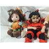 Image 2 : LOT 4 VINTAGE HALLOWEEN DRESS UP DOLLS