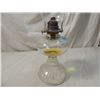 Image 2 : ANTIQUE VINTAGE OIL KEROSENE LAMP PRESSED GLASS