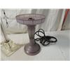 Image 2 : LOT 2 VINTAGE DECORATIVE BOUDHUIR LAMPS TABLE