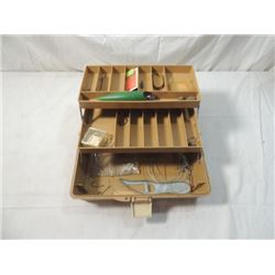 VINTAGE OLD PAL FISHING LURE TACKLE BOX WITH TACKL