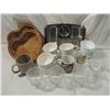 Image 1 : MIXED BOX LOT HOME KITCHEN DECOR SERVING