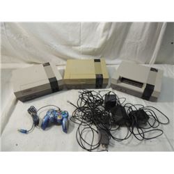 MIXED BOX LOT NINTENDO CONSOLES FOR PARTS AS SHOWN