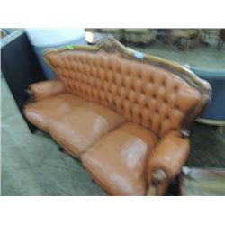 BEAUTIFUL ANTIQUE VINTAGE VICTORIAN LEATHER SOFA