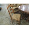 Image 2 : NICE ANTIQUE ROUND OAK PEDESTAL TABLE & CHAIRS