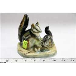 MARUTOMOWARE HAND PAINTED CHIPMUNK ORNAMENT MADE