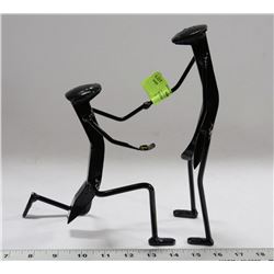 "MAN PROPOSING TO WIFE" SILHOUETTE