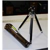 Image 1 : COMPACT 4-1/2' GERMAN TRIPOD + CASE