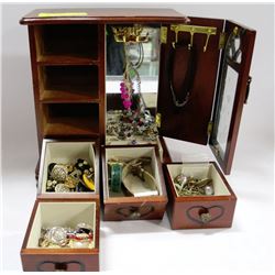 MUSICAL JEWELLERY BOX & CONTENTS