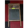 Image 1 : VINTAGE CHIEF BRAND WASHBOARD