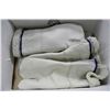 Image 1 : 3 PAIRS OF NEW MITTS
