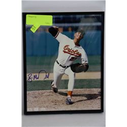 BINDER OF BASEBALL ROOKIES + AUTOGRAPHED FRAMED