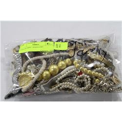 BAG OF ASSORTED COSTUME JEWELLERY